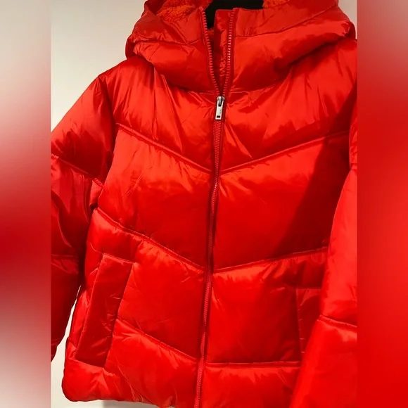 New with tags, UGG Ronney Cropped Puffer Jacket. Size L